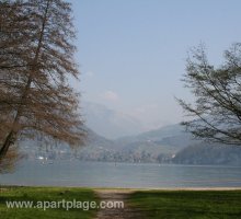 Lake shore, Saint-Jorioz